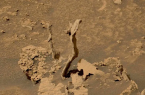 مریخ‌نورد ناسا تصویر صخره‌های میخی مریخ را به اشتراک گذاشت